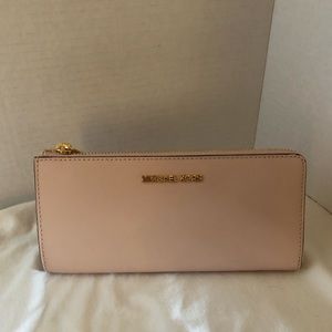 Michael Kors Jet Set Quarter-Zip Wallet